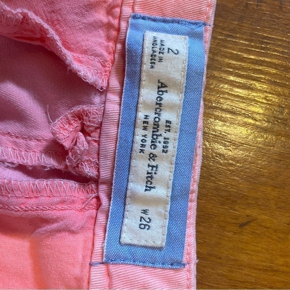 A&F light pink shorts size 2 m, waist 26 - Picture 2 of 4